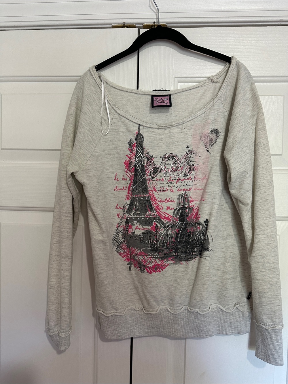 Light Gray Crewneck Sweatshirt with Paris Graphic and Pink Accents